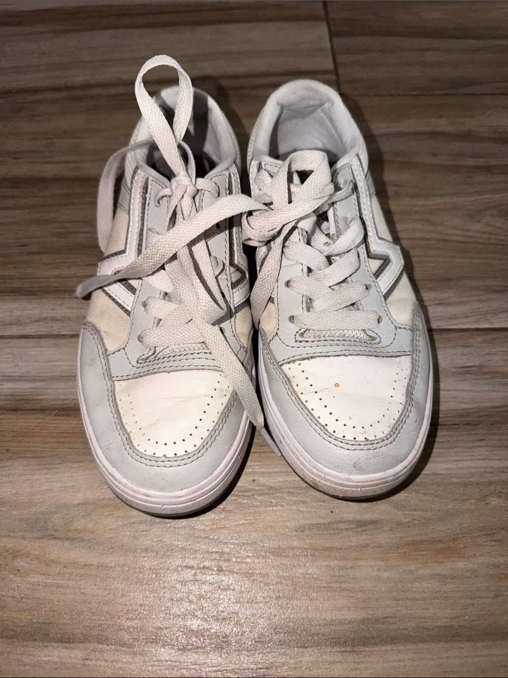 Vans Kids White and Light Gray Low-Top Sneakers comfy cush size 4.5